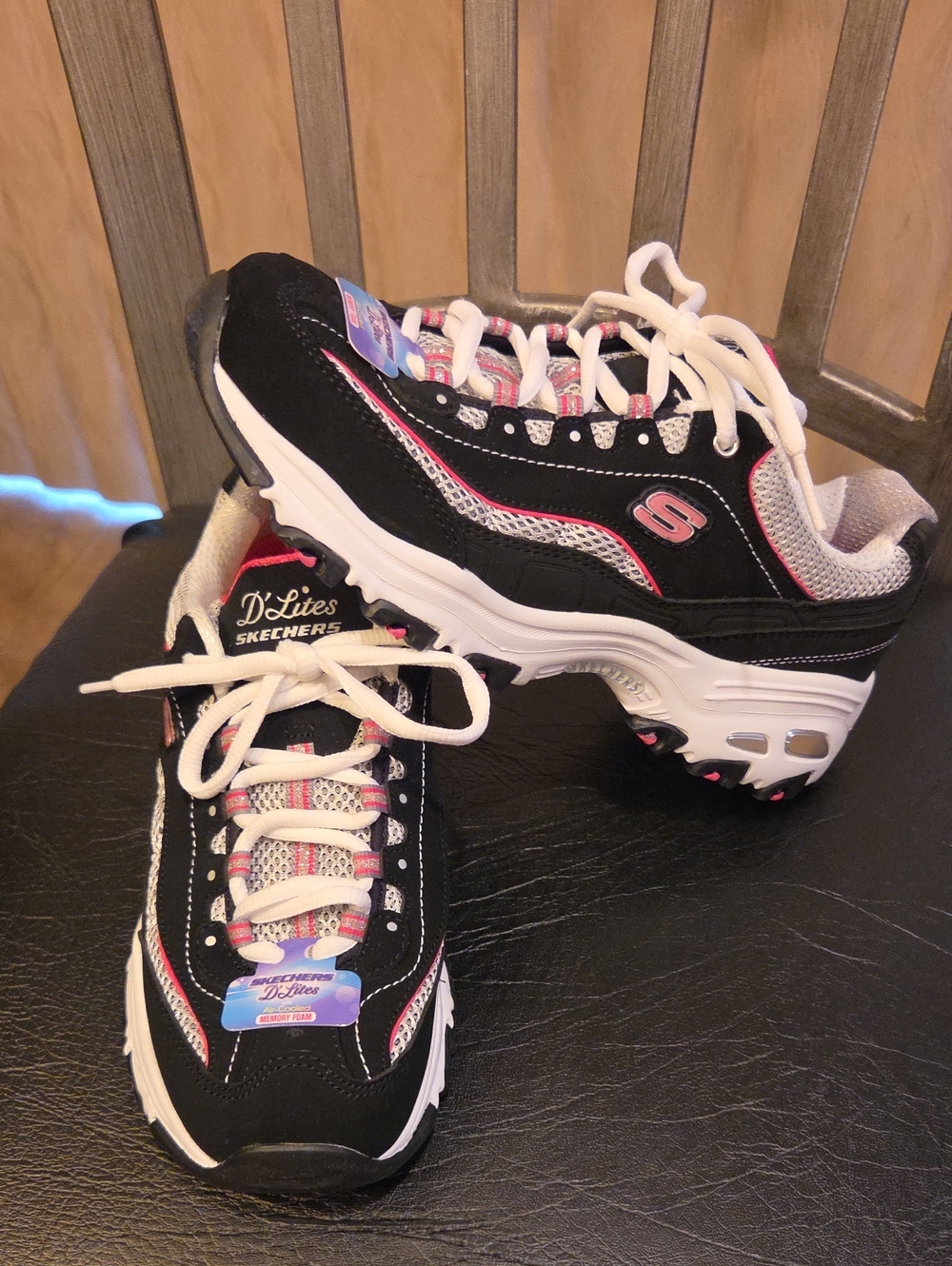 New Skechers D'Lites Women's Black and Pink Athletic Sneakers
